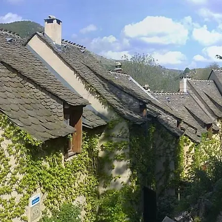 Gites Du Chastel Feriehus *